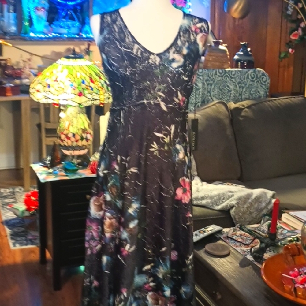 New Beautiful Floral Black Dress By Komarow  (Size L)  From Nordstrom.  (Prom)